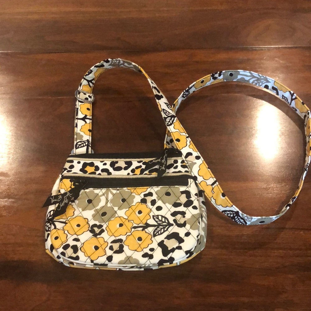 Vera Bradley Crossbody purse, new without tags, yellow, white, Print